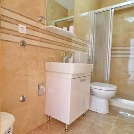 Seafront Silence - One Bedroom With Terrace And Sea View Lägenhet *