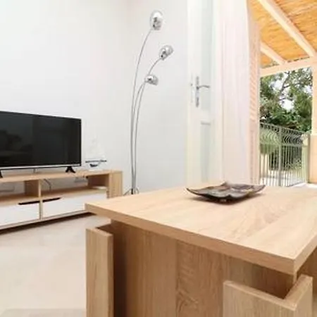 Lägenhet Seafront Silence - One Bedroom With Terrace And Sea View *