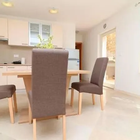 Seafront Silence - One Bedroom With Terrace And Sea View * 特雷斯塔尼克