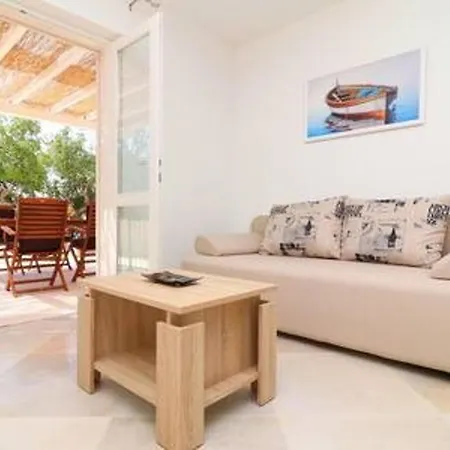 Seafront Silence - One Bedroom With Terrace And Sea View *